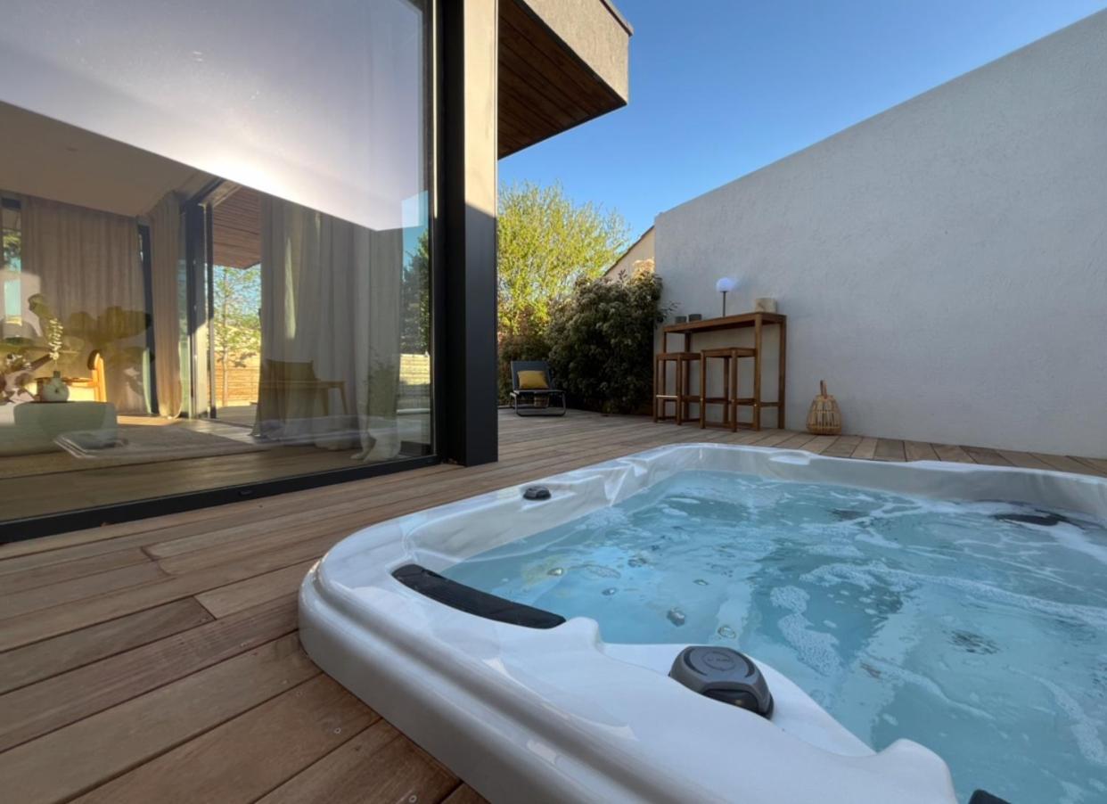 Valbelle, Maison Independante Avec Jacuzzi *