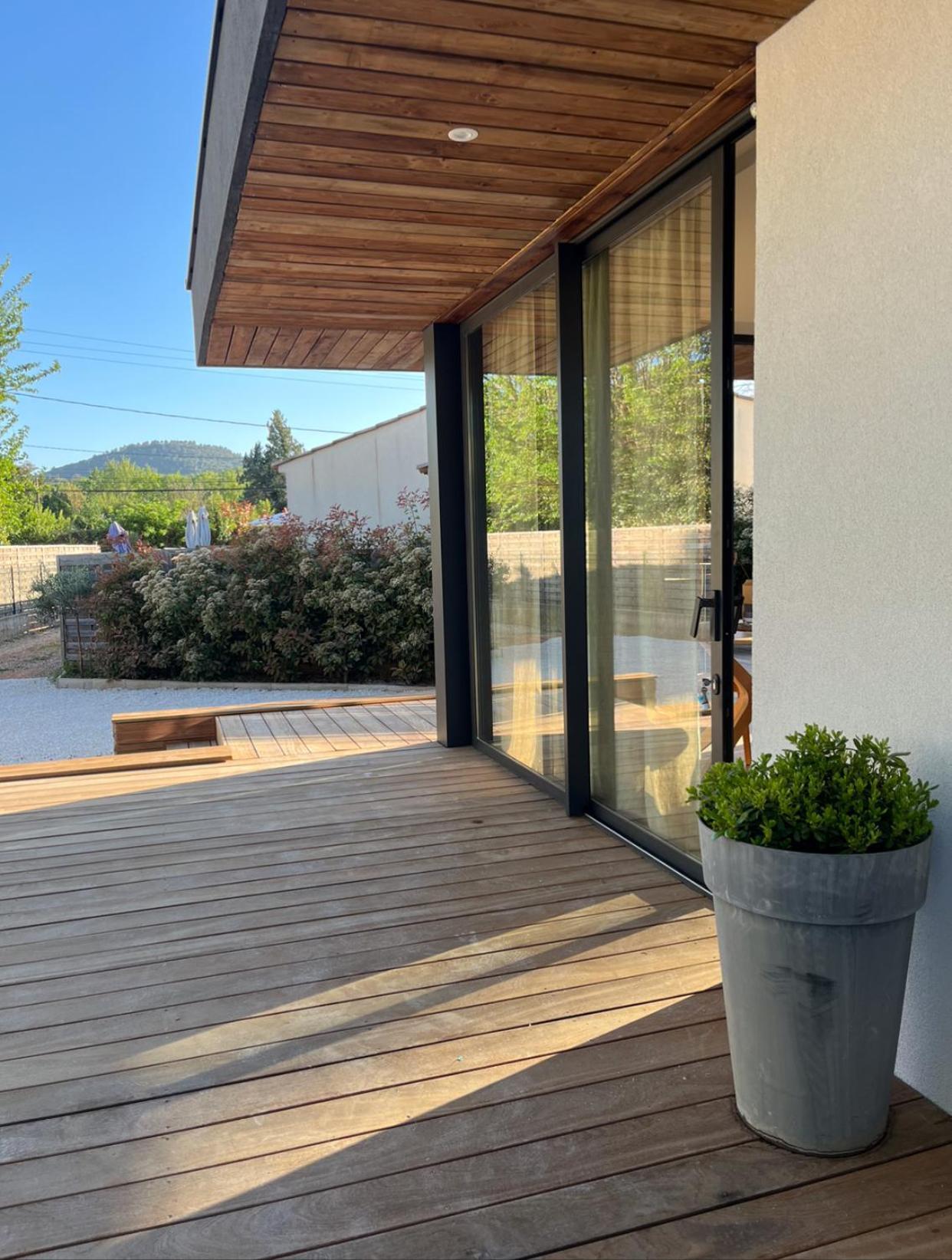 Valbelle, Maison Independante Avec Jacuzzi Holiday home