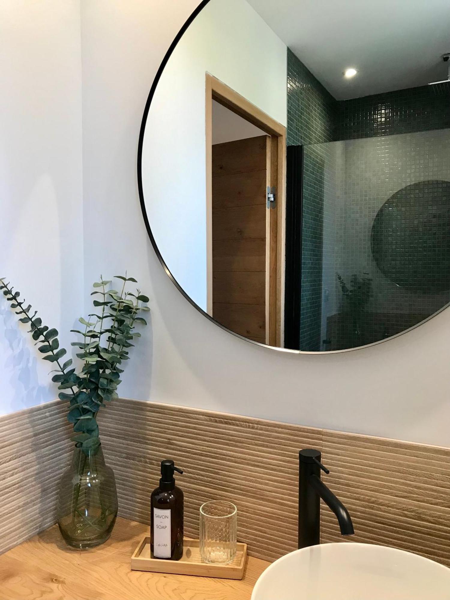 Holiday home Valbelle, Maison Independante Avec Jacuzzi Tourves